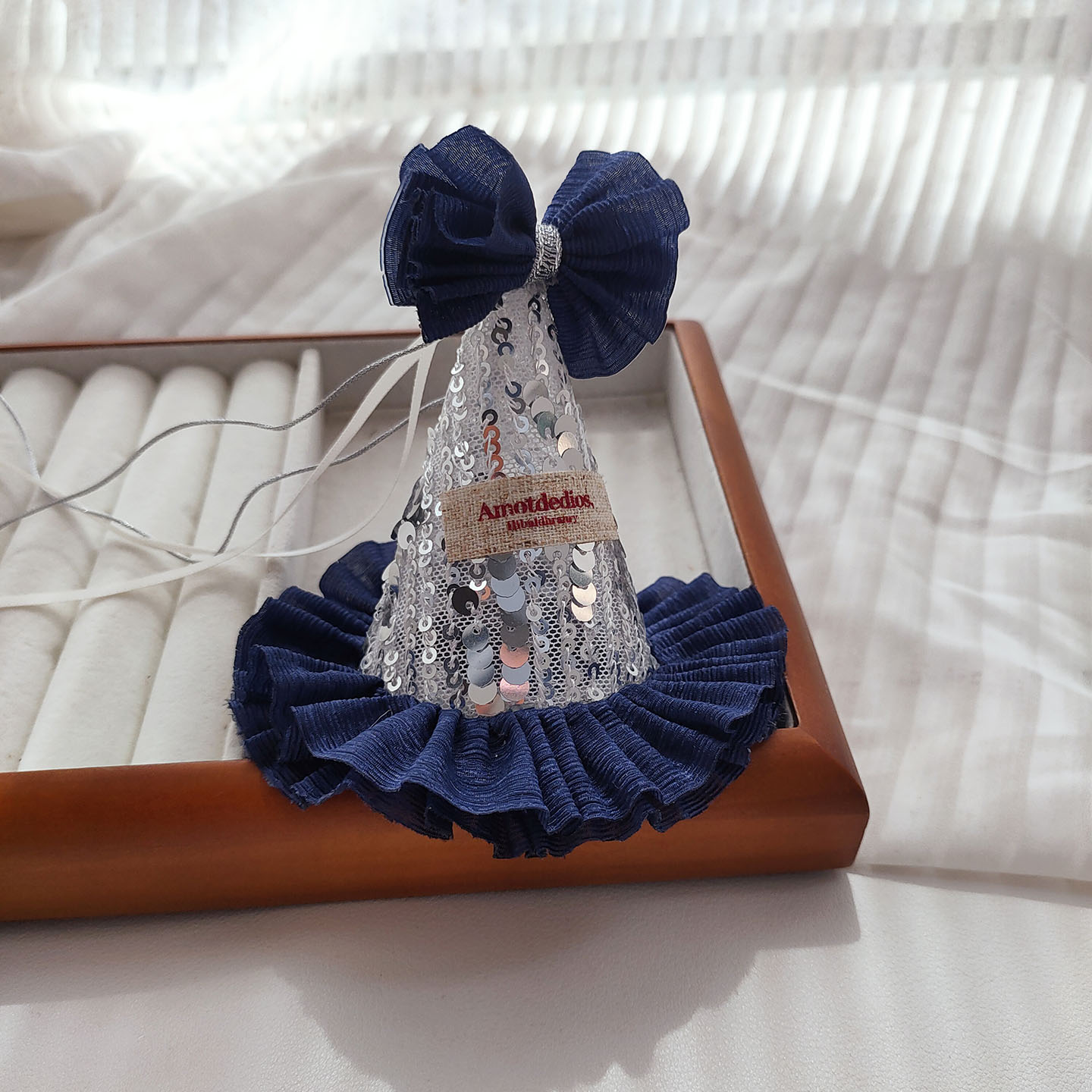 女童银色亮片蝴蝶结生日帽