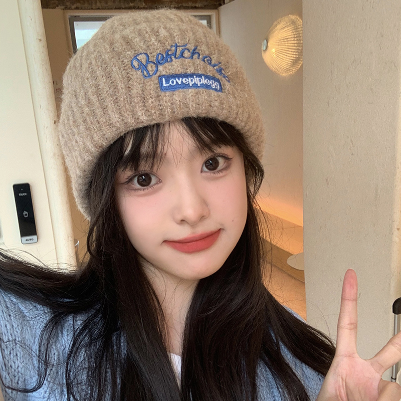 艾佳微显脸小针织毛线帽女秋冬