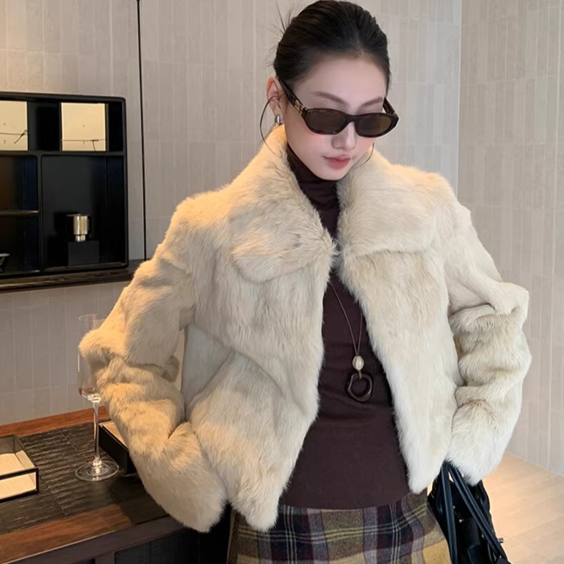 高级质感真兔毛皮草外套女短款