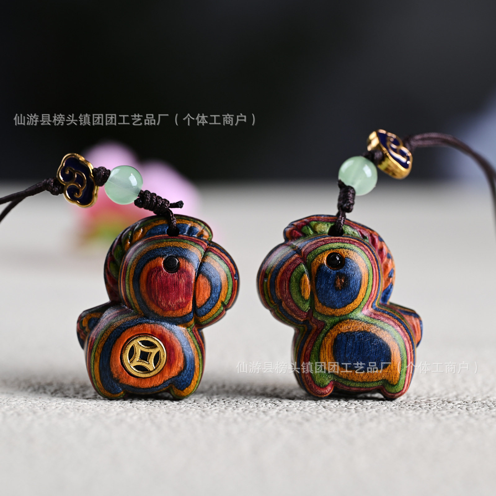 彩虹木雕马上有钱铜钱小马木质手