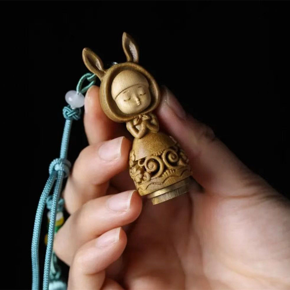 绿檀木雕刻扩香器一路有你许愿兔