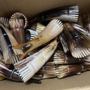 牛角筒梳带鼻叉两用密齿洗发刮头皮刮痧头部按摩梳牛角制品