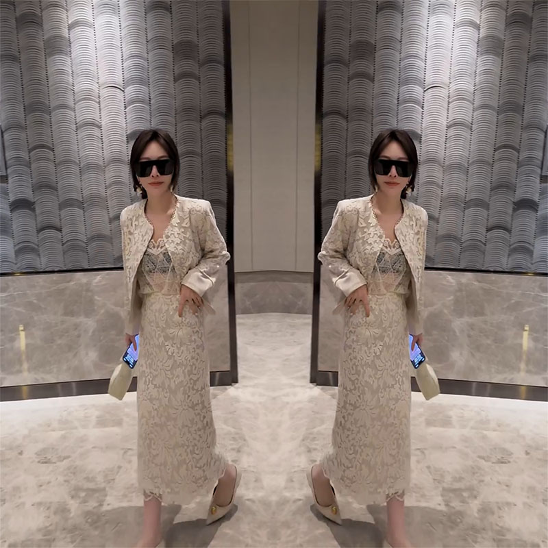 网红新款时尚蕾丝套装裙女