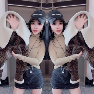 2025秋冬季新款豹纹仿羊羔毛外套女加厚翻领短款修身显瘦复古外套