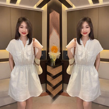 2025年夏季新款时尚显瘦气质女士网红洋气V领短袖收腰连衣裙女潮