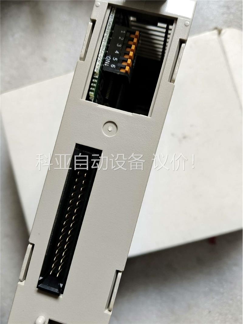 新库存余货欧姆龙模块，C200H－MD215有包装盒。带配件(议价)