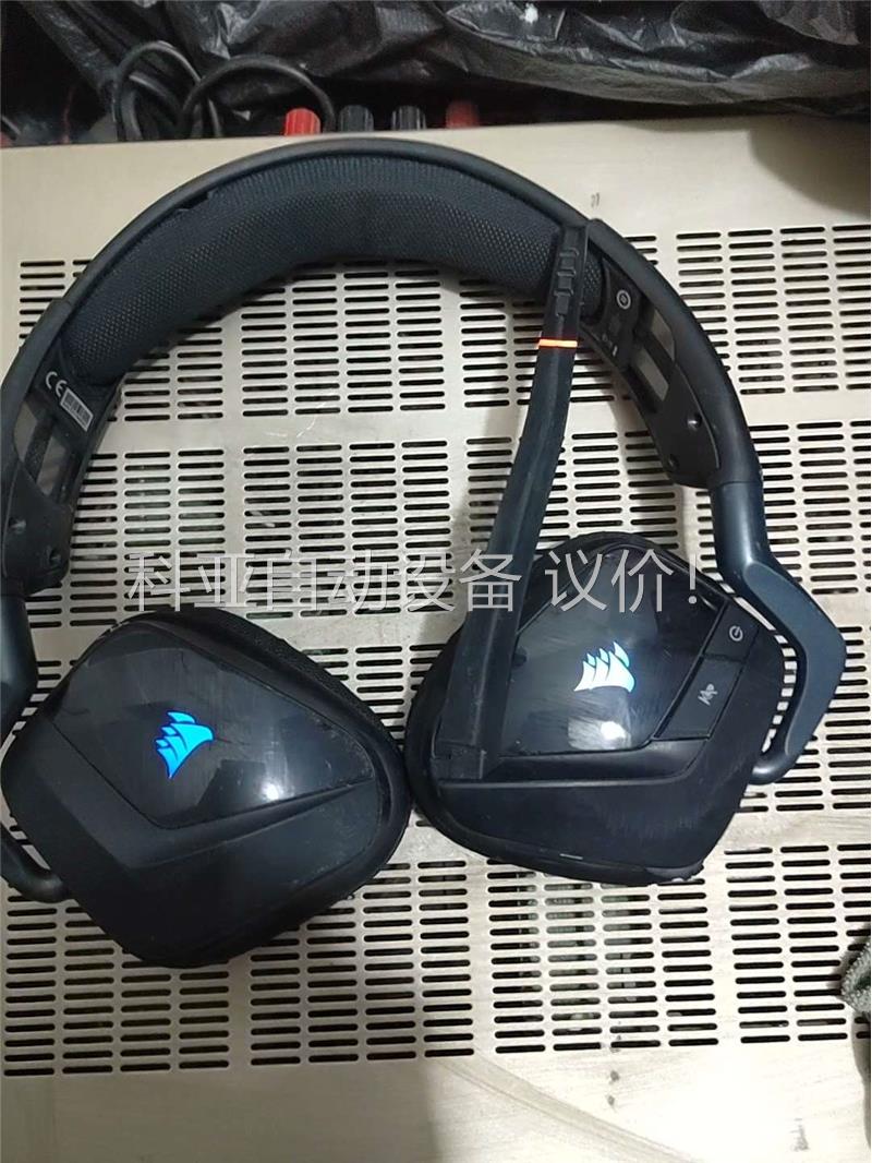 美商海盗船篮牙游戏耳机，成色见。配个充电线。不包邮。(议价)