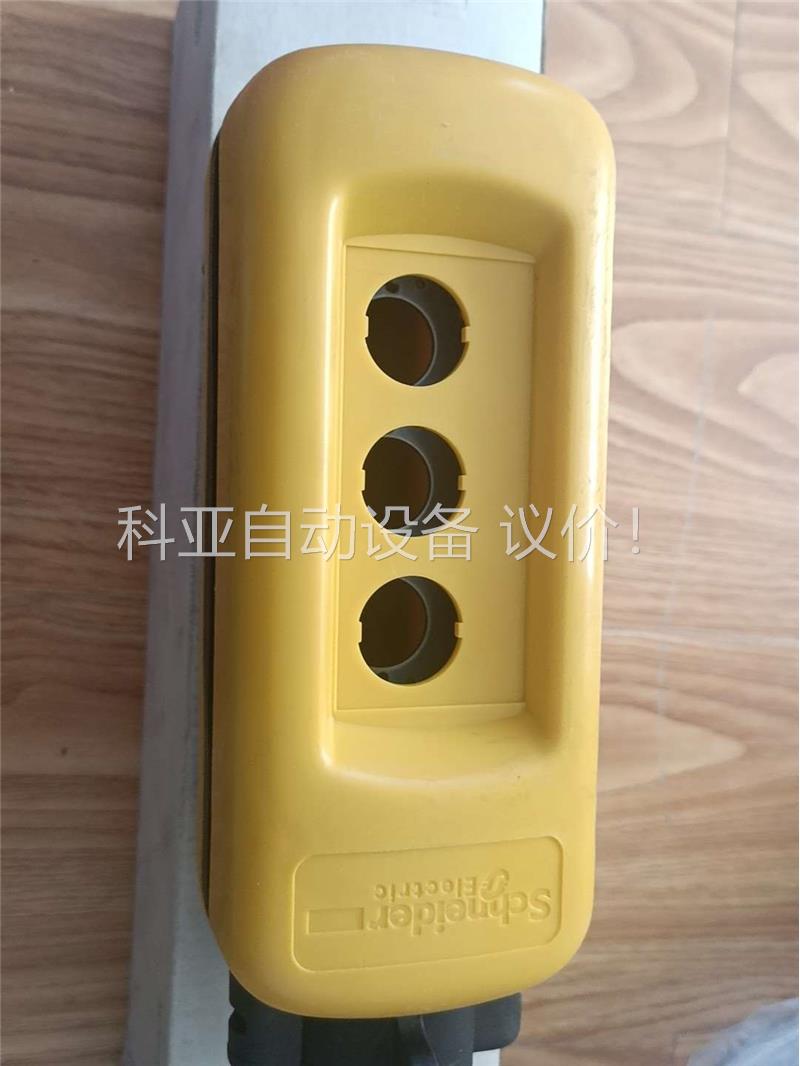 施耐德按钮盒XACA03处理,共2pcs,(议价)