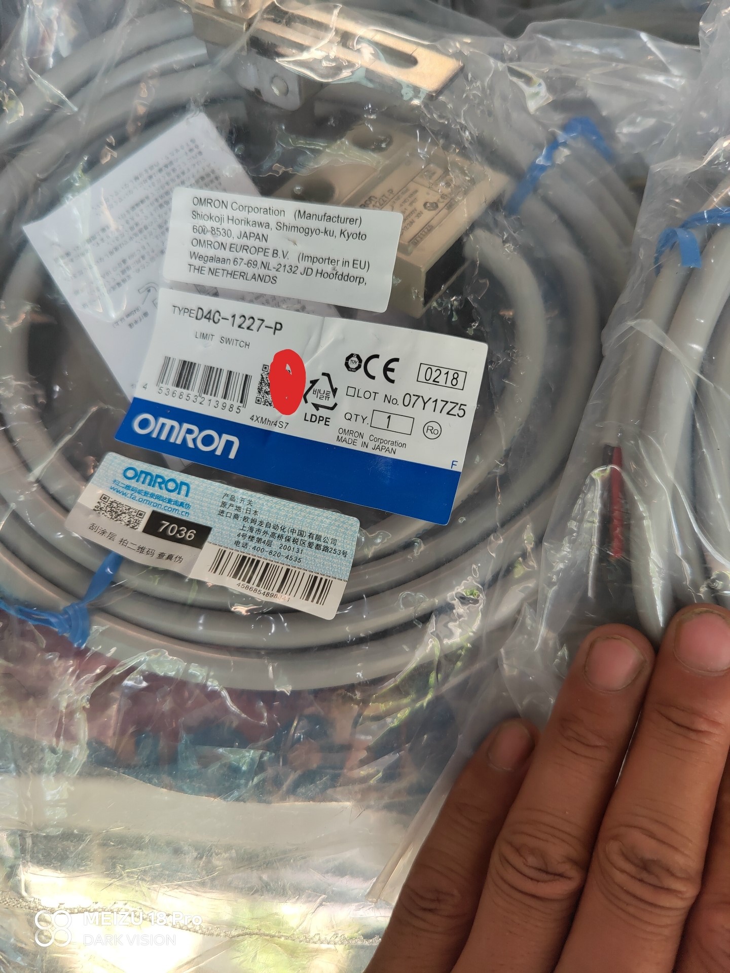 原装欧姆龙行程开关D4C-1227-P防水防油限位开关