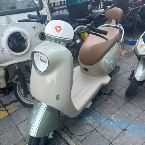 雅迪冠能M20-D电动车外壳前围前泥板边条侧板后泥板大灯原厂配件