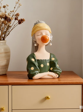 复古树脂人物桌面摆件