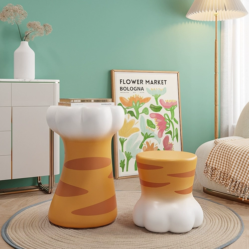 Кофейный столик Light Luxury Modern Минималистская гостиная декоративные украшения диван рядом с несколькими углами домашних столов, стульев, кафе -табуретки кофейки