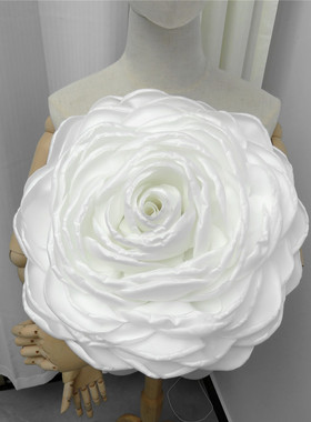 精致原创高级感花朵胸针设计感超大夸白色胸花别针百搭配饰婚拍照