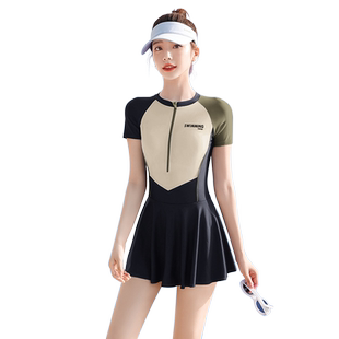 泳衣女款保守高级感连体游泳衣2025新款夏季专业遮肚显瘦大码泳装