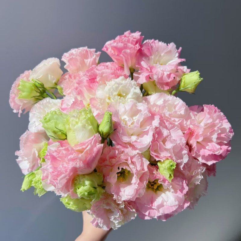 轻奢生活洋桔梗鲜花小众水瓶插花
