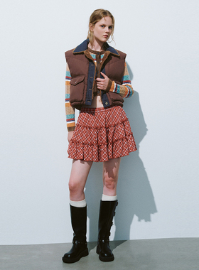 UR国内2025冬季女装复古拼接翻领口袋马甲羽绒服UYL150028