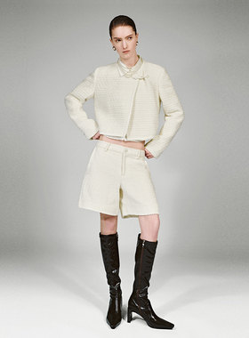 UR国内2025冬季女装魅力新中式盘扣钉珠粗花呢外套UWG160013