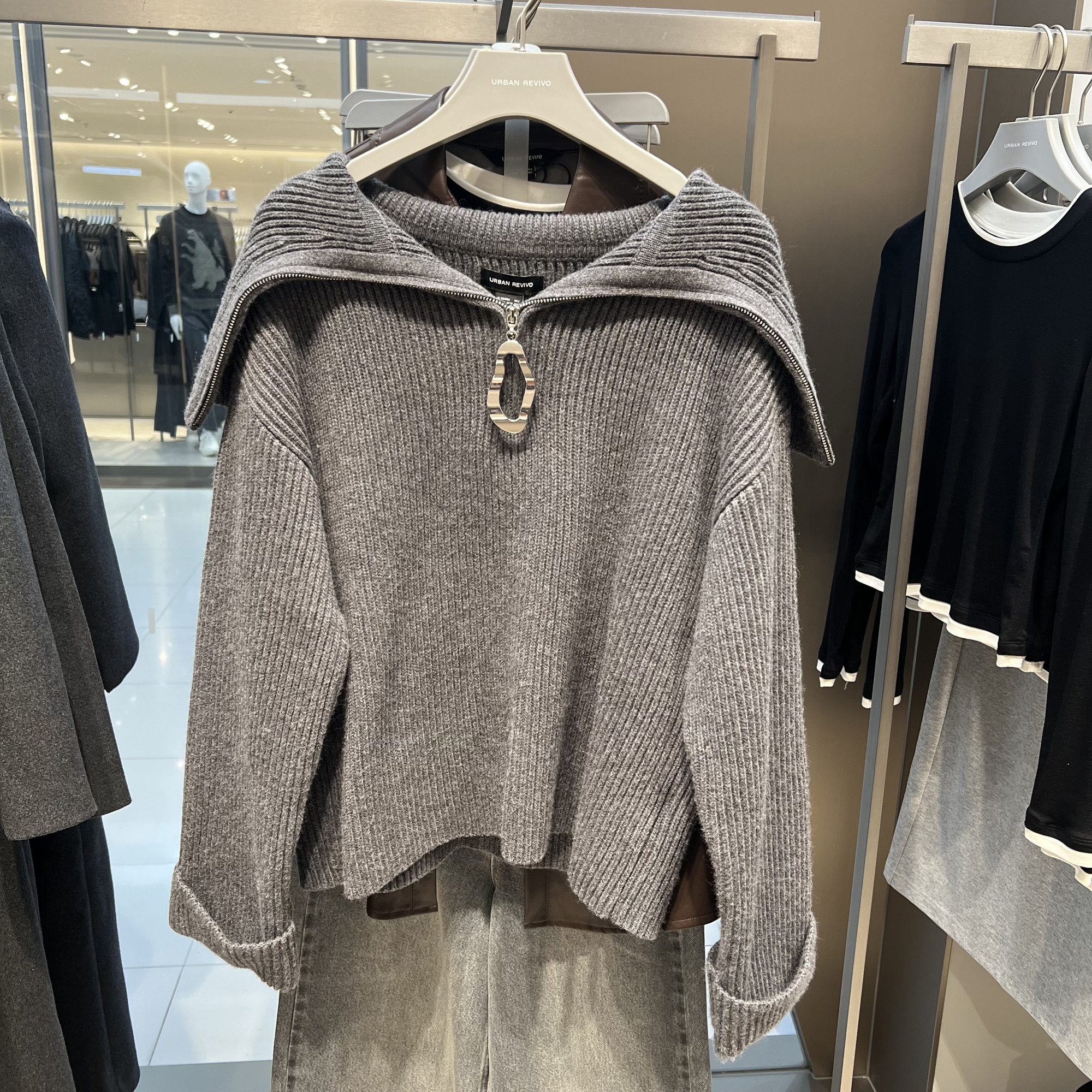 UR国内代购2024秋季女装格雷系慵懒风宽松POLO领针织衫UWJ940060