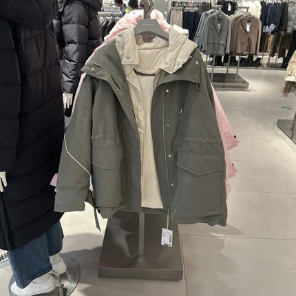 UR国内2025春季女装户外工装撞色连帽口袋羽绒服UYL140020