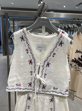 UR国内2025春季女装休闲波嬉风撞色刺绣系带V领马甲UYL150014