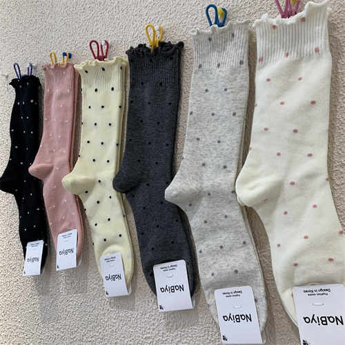 圆波点木耳边中筒袜东大门透气