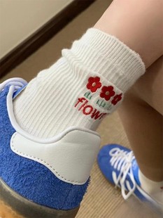 东大门街头刺绣花朵字母袜子韩国秋季 女袜网红百搭坑条中筒袜 新款