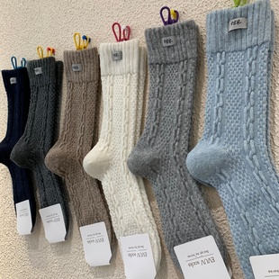 2025冬季 加厚保暖羊毛女袜子立体浮雕麻花螺纹挽边egg标签中筒袜