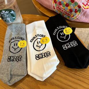 东大门秋季新款女袜韩国学院风可爱后袜筒笑脸字母袜子棉质中筒袜