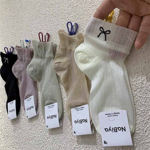 微透刺绣蝴蝶结网纱短筒女袜