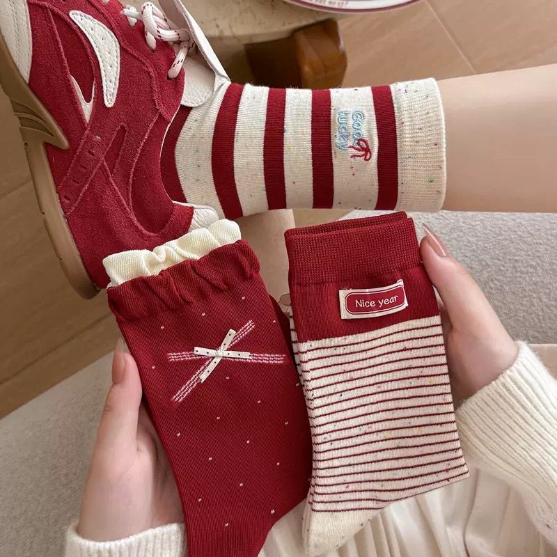 2025秋冬新款新年红女袜子刺绣字母条纹蝴蝶结本命年春节中筒袜,女士内衣/男士内衣/家居服,中筒袜,淘宝优惠券,粉丝福利购,淘宝优惠卷