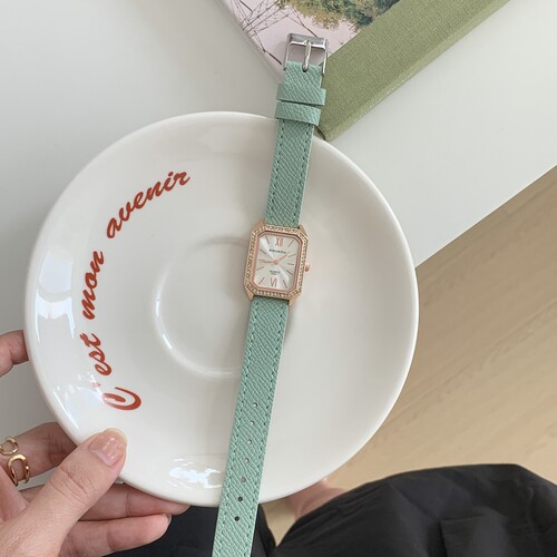 小方表职场休闲港风女表手表女款