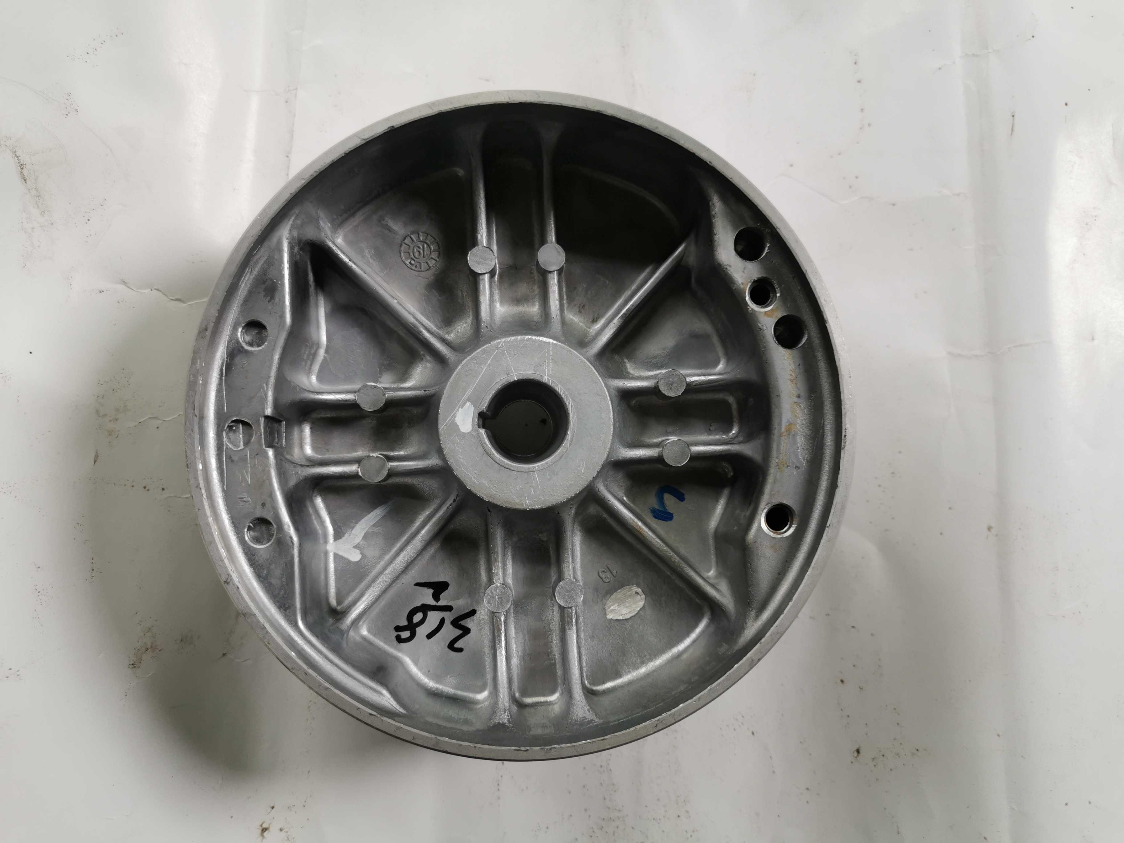 汽油机本田草坪机飞轮GXV160：1P68飞轮