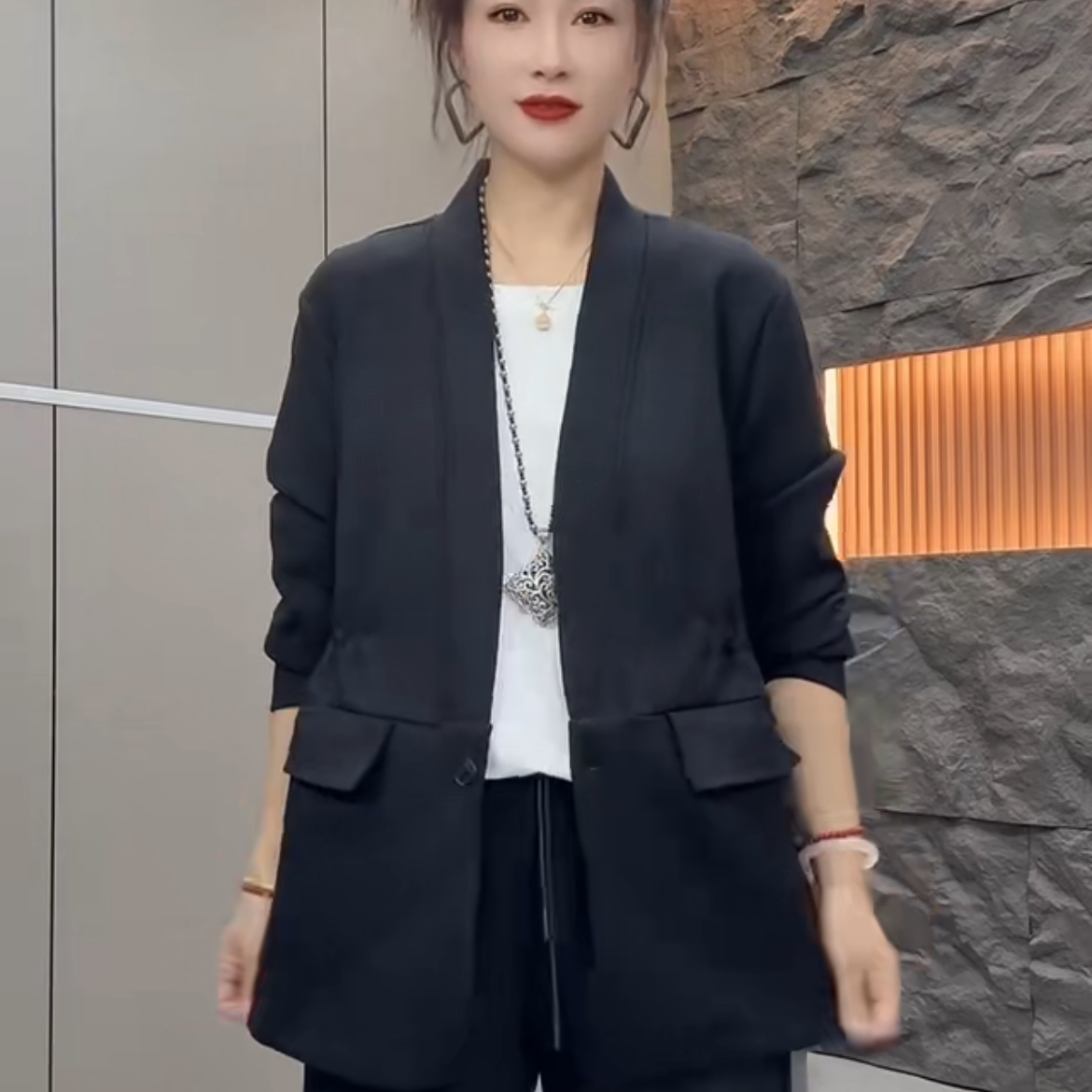 大码女装2025秋季新款韩版时尚小众设计洋气显瘦百搭西服外套女潮