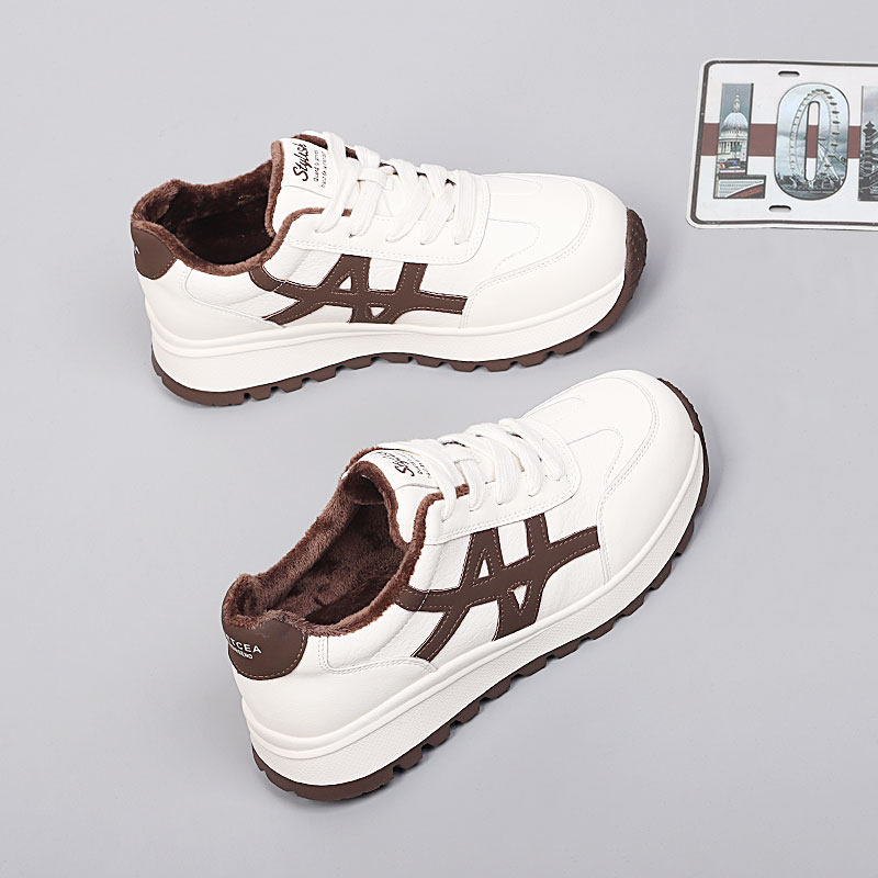 脚宽大码女鞋41一43冬季新款棉鞋2025特大号休闲时尚舒适加绒板鞋