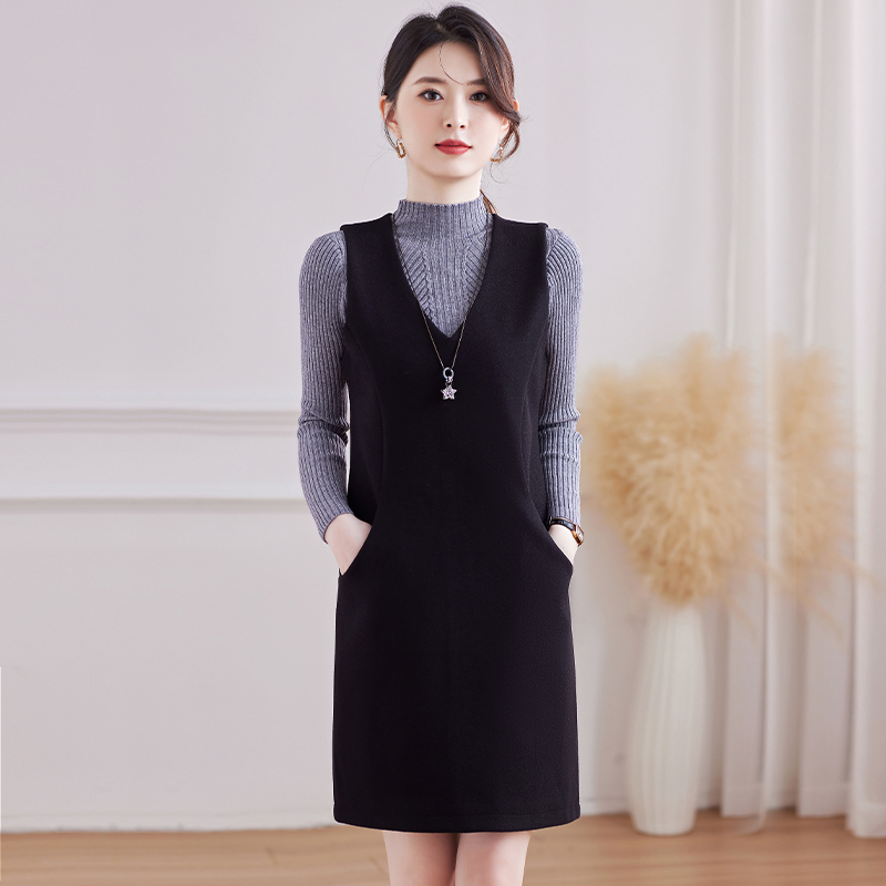 新款毛呢背心裙叠穿打底连衣裙女装冬季直筒裙V领优雅无袖裙子