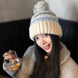 费尔岛大毛球针织帽女秋冬可爱百搭加厚保暖毛线帽大头围护耳冷帽