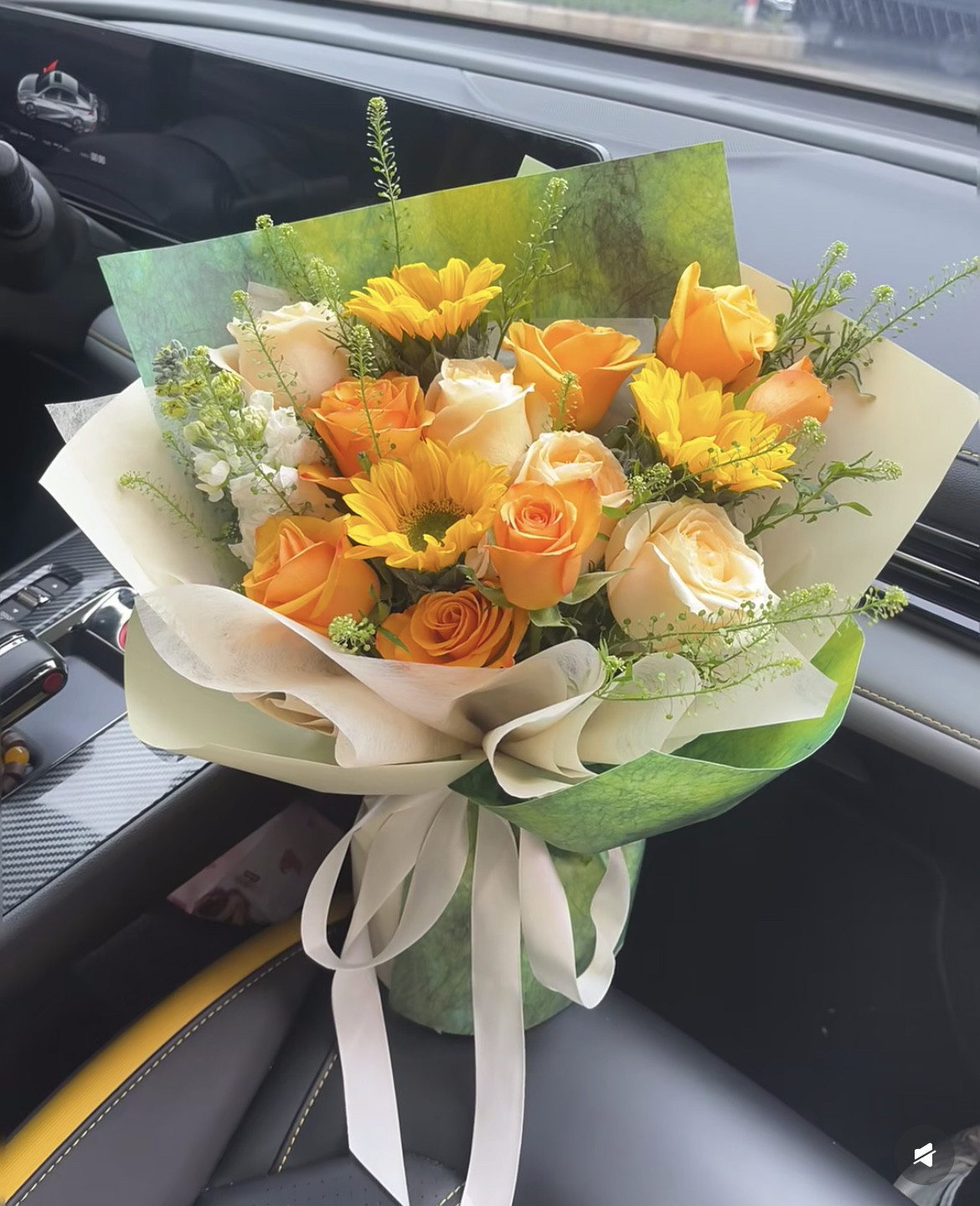 厦门高考花束向日葵玫瑰一举夺魁毕业花礼班级团购同城鲜花配送