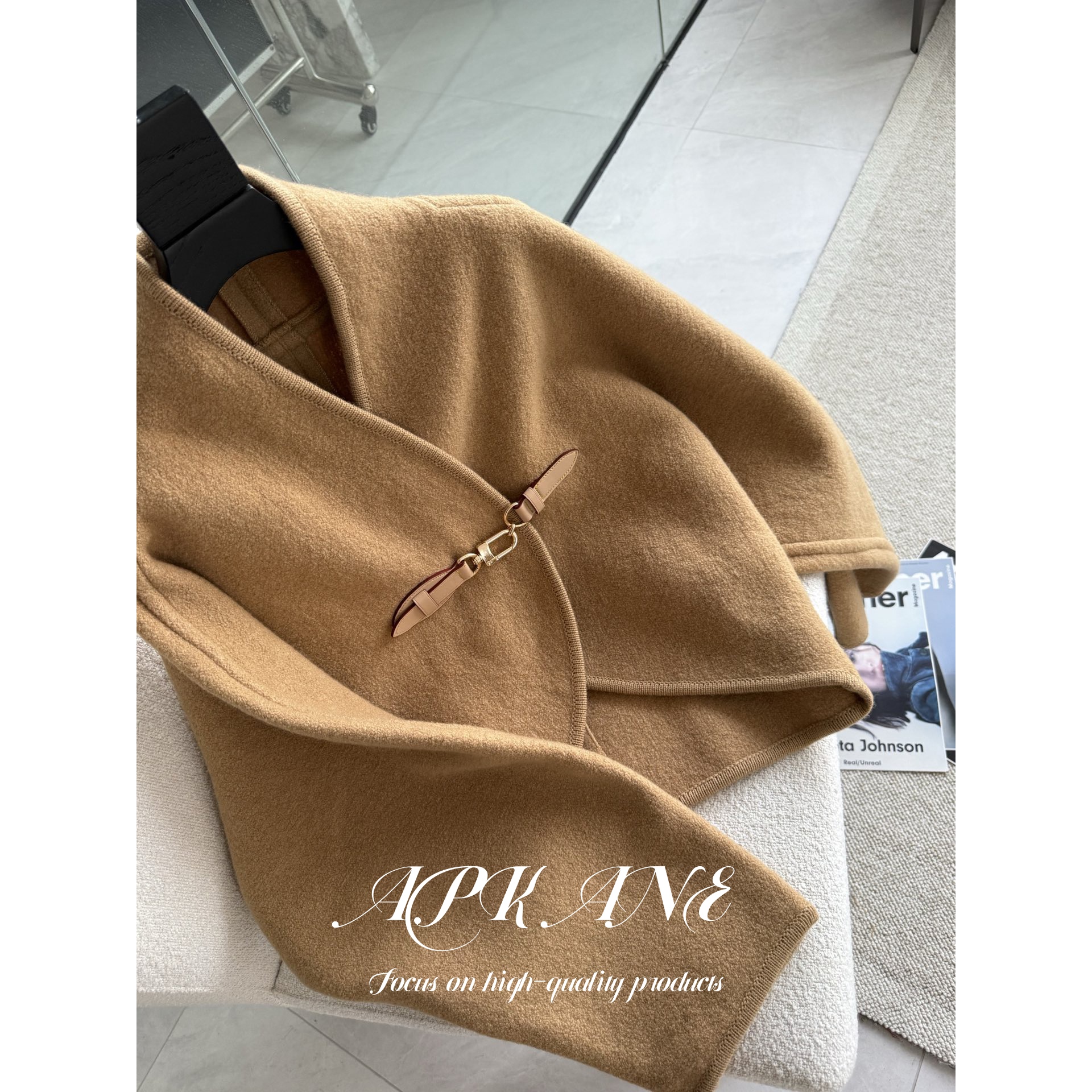 APKANE“顶流板~独特廊型低饱和色系”金属羊皮扣斗篷大衣外套女