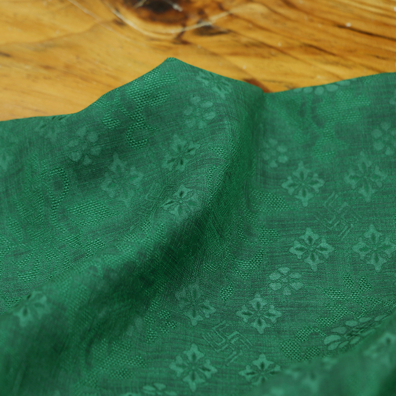 春草绿 柞蚕丝透孔提花非遗香云纱老料 双面异色新中式蚕丝布面料