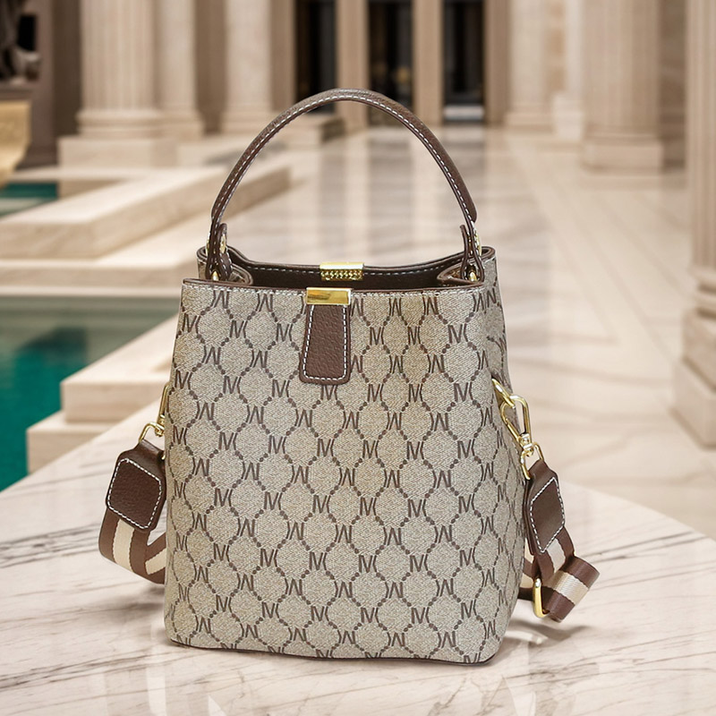 百搭休闲时尚出行手拎单肩斜挎包