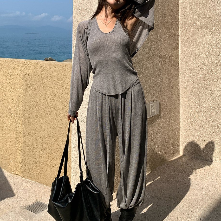 慵懒松弛感针织三件套吊带搭配宽松开衫垂感束脚裤早秋成套女装