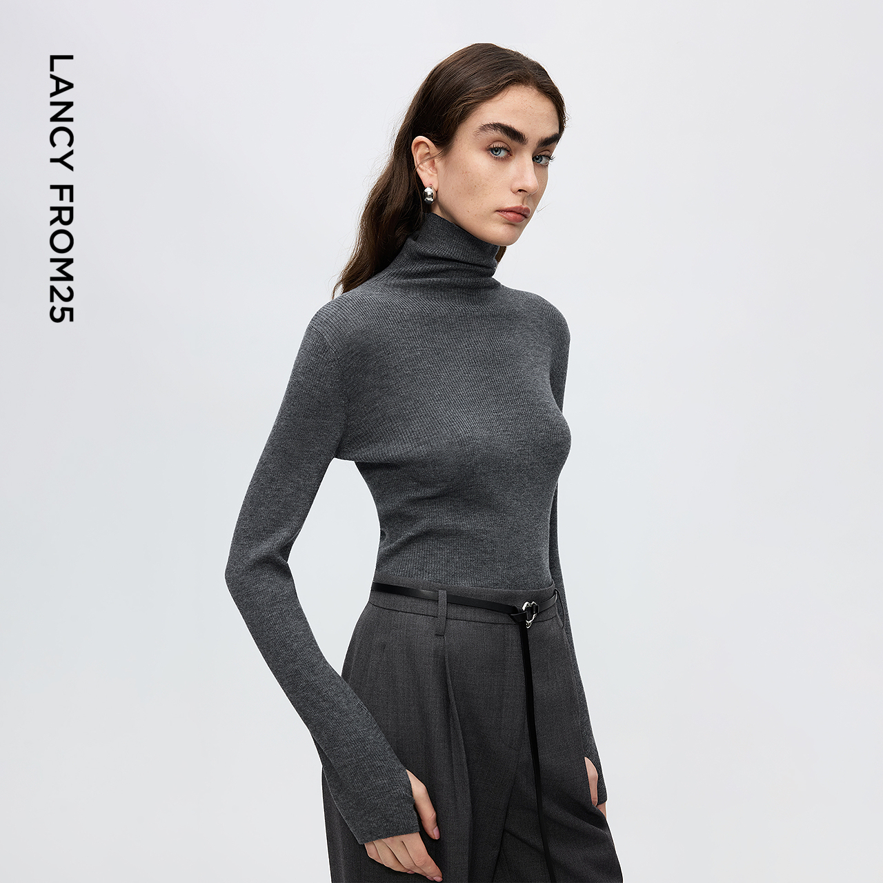 温暖高领 修身版型 舒适羊毛