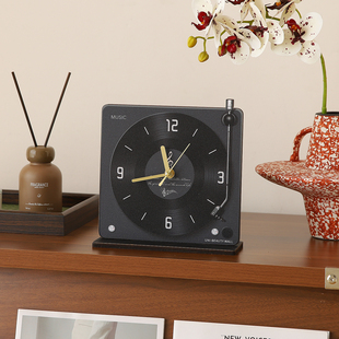 复古黑胶唱片桌面时钟意式极简高级感摆件客厅餐边电视柜装饰座钟