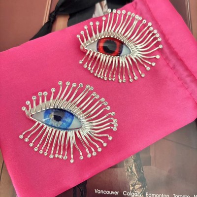 夏帕瑞丽 Schiaparelli  高级精致款长睫毛带水钻个性耳钉女