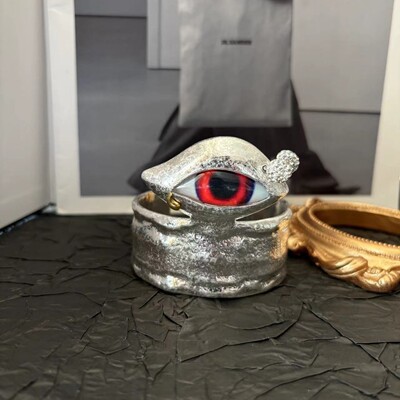 Schiaparelli  超现实主义仿银色手镯别致艺术