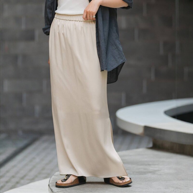 日代 Spick and Span Satin Easy Skirt 25AW 简约缎面醋酸半身裙