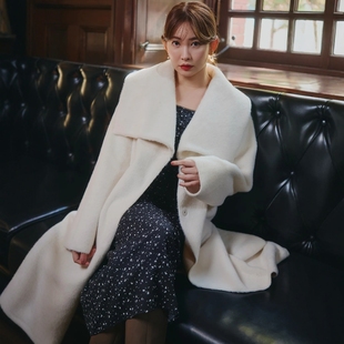 日代 Herlipto Grace Wrap Coat 25AW 大翻领绑带毛绒大衣外套