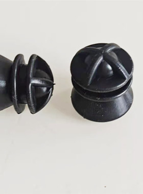 适用于指南者自由客发动机胶垫发动机胶墩胶盖套克莱斯勒铂锐酷搏