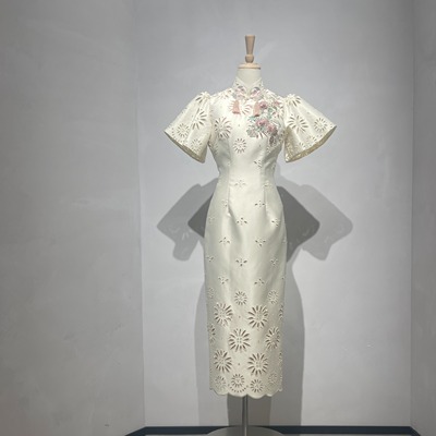 改良新中式马来褂短款日常旗袍连衣裙小礼服镂空窗花缎面刺绣短袖