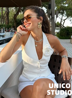 欧美ins博主网红上身挂脖V领花朵饰单排扣短款背心马甲吊带上衣